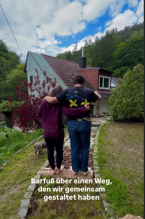 Sinnespfad auf dem naturnahen Gelände